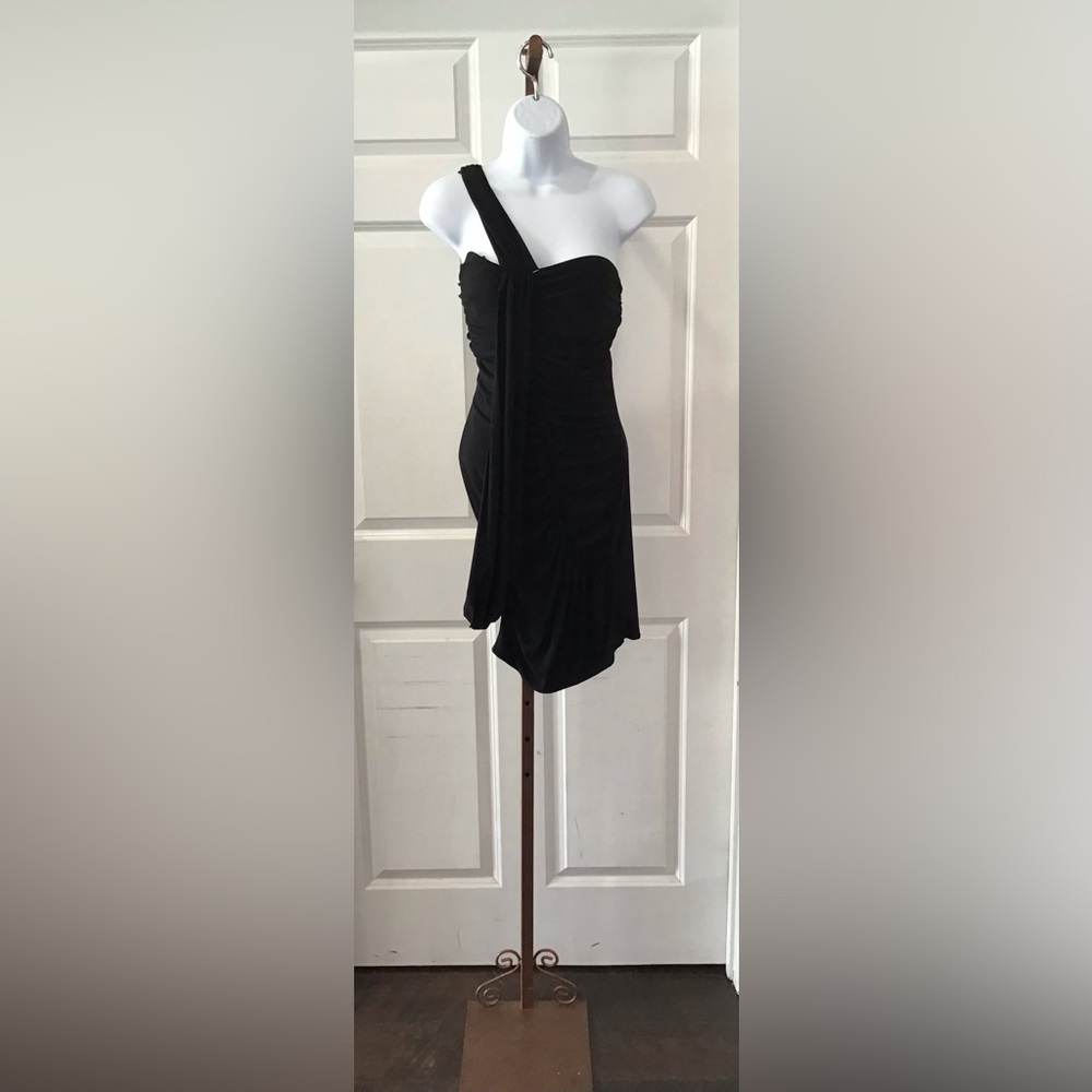 Morgan & Co. Elegant Black One-Shoulder Dress